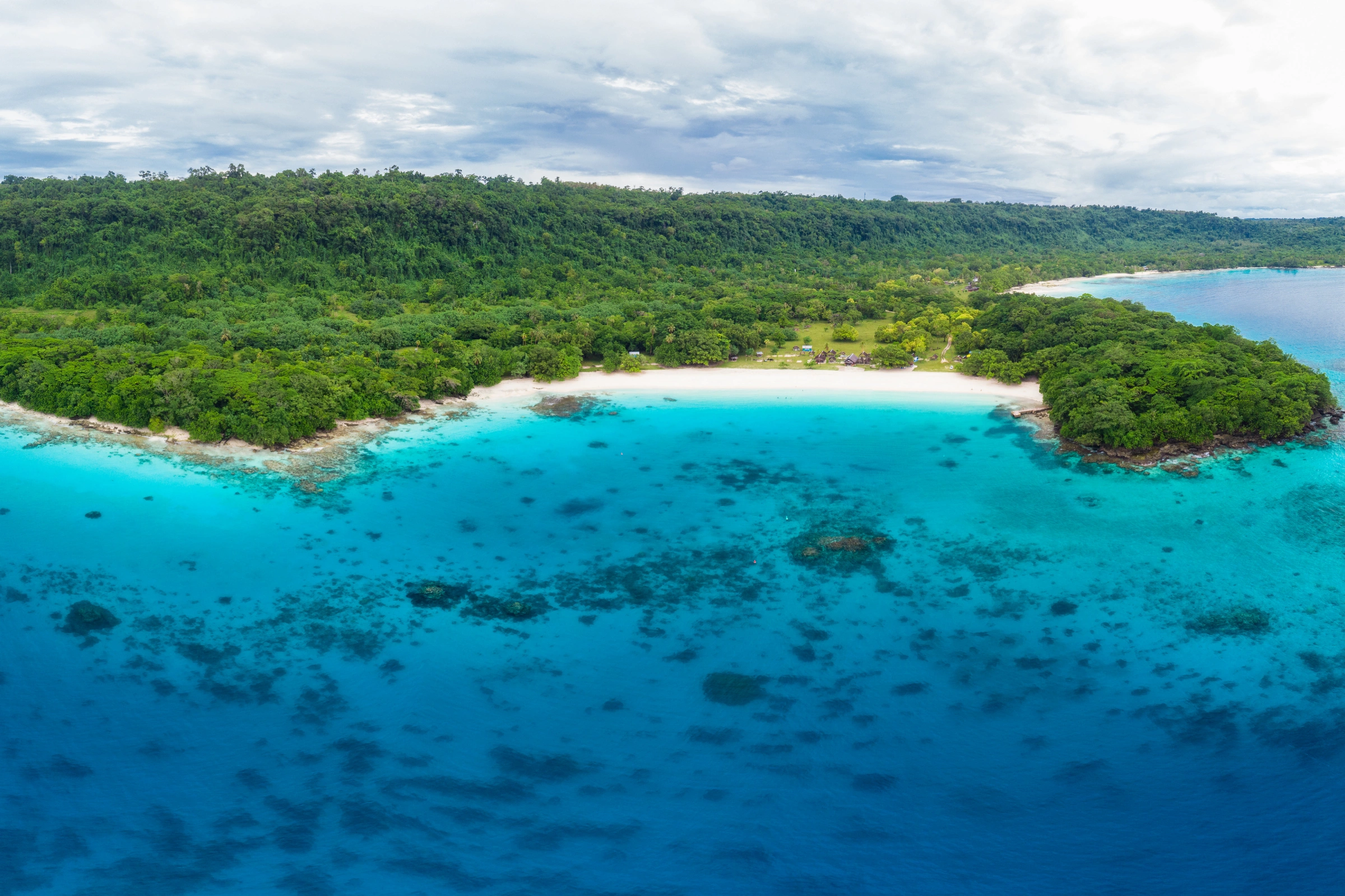 Champagne_Beach,_Espiritu_Santo_Island[1].webp